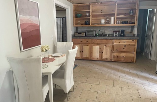 Athens Apartment | Athens Vibe Cozy Place, ready for Gameday!