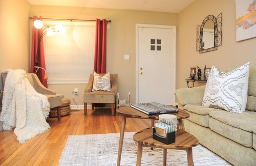 Sylvan Hills House | ATL Cozy Destination Home(3min from Mercedes Benz Stadium & Tyler Perry Studios)