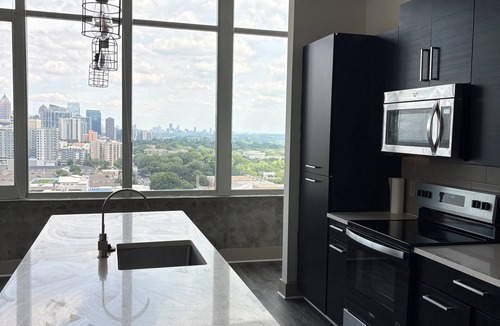 Peachtree Center Condo | ATL Skyline Suite