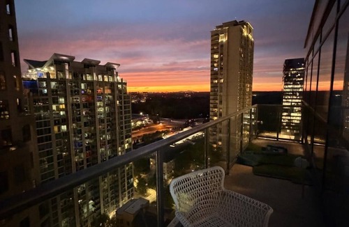 North Buckhead Condo | Atlanta 2BR Penthouse Dedicated Office Gym AC Quiet Luxury
