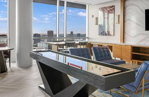 Castleberry Hill House | Atlanta 2BR Presidential Suite – Luxe Space, Full Kitchen & Walk-to-Attractions