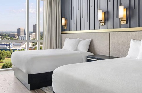Castleberry Hill Resort | Atlanta 2BR Presidential Suite – Luxe Space, Full Kitchen & Walk-to-Attractions