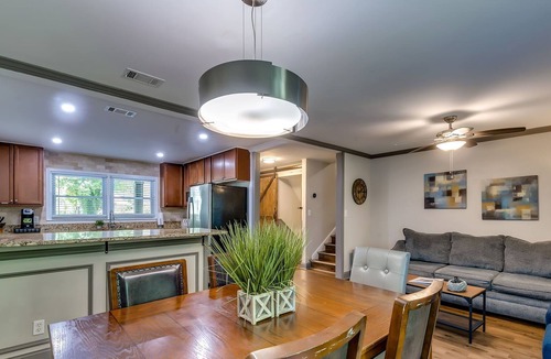 Church Street House | Atlanta Airport Home(Sleeps 12, 6 Beds)