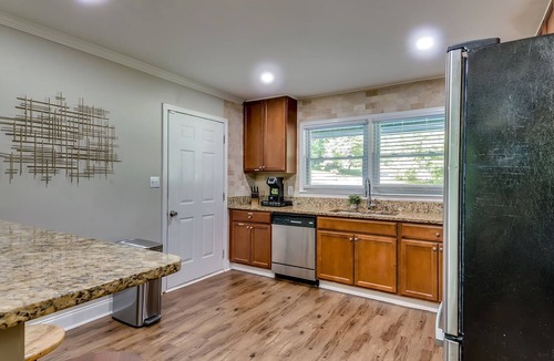 Church Street House | Atlanta Airport Home(Sleeps 12, 6 Beds)