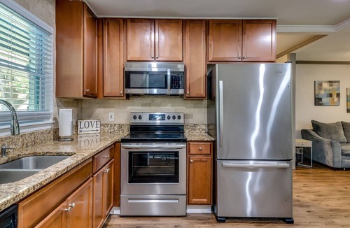 Church Street House | Atlanta Airport Home(Sleeps 12, 6 Beds)
