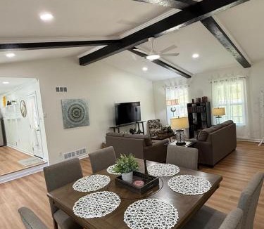 Riverdale Apartment | Atlanta Airport Suites Private Floor Parking WiFi