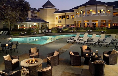 Stone Mountain Hotel | Atlanta Evergreen Lakeside Resort