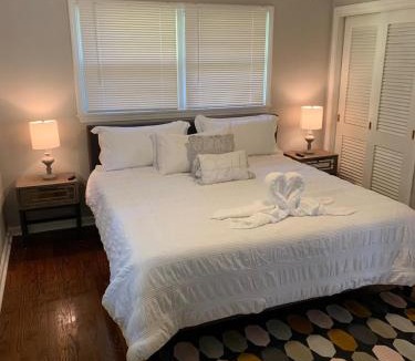 Stone Mountain House | Atlanta Family Retreat Stylish 4BR Sleeps 8