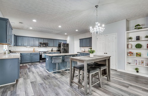 Cliftondale House | Atlanta Luxe: Elegant Group Retreat & Social Hub