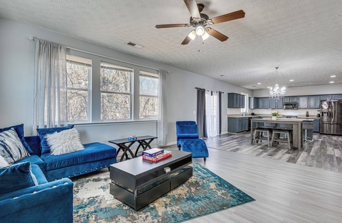 Cliftondale House | Atlanta Luxe: Elegant Group Retreat & Social Hub