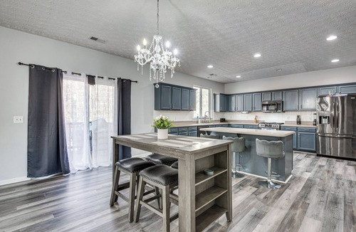 Cliftondale House | Atlanta Luxe: Elegant Group Retreat & Social Hub