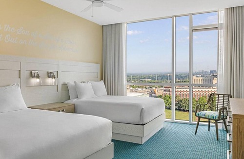 Castleberry Hill Resort | Atlanta Resort Stay Near Centennial Park with Spacious 2BR Deluxe Suite