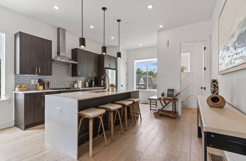 Mechanicsville House | Atlanta Rooftop Retreat Sleeps 10 + Parking
