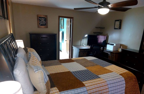 Powder Springs House | Atlanta Suburb - private space for events, easy access to metro area attractions