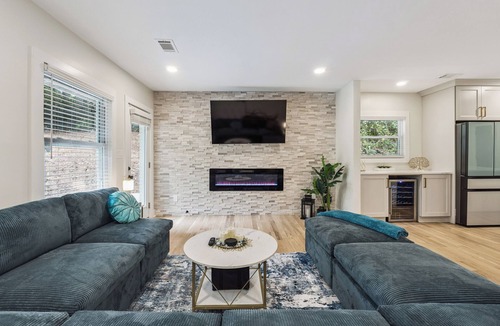 Atlanta House | Atlanta Upscale Oasis Pool HotTub Firepit BBQ