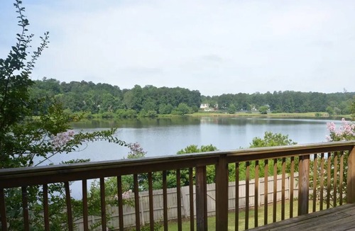 Lithonia House | Atlanta Vacation House with Lake