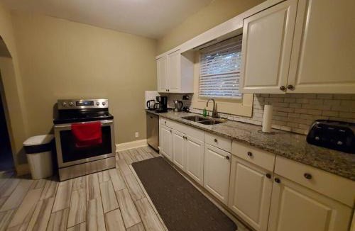 Home Park House | Atlantic Station*Cozy getaway*King beds*Wi-fi
