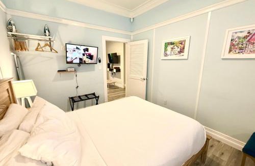 Historic Seaport Apartment | Atocha Cottage - Harbor Walk Hideaways