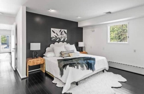 Montgomery Apartment | Atrium on the Brook