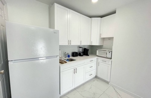 Golden Gate Apartment | Attached Apartment-private patio-centrally located