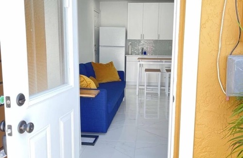 Golden Gate Apartment | Attached Apartment-private patio-centrally located