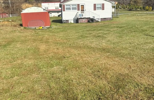 Kegley House | ATV Trails and Skiing! Perfect 3-bedroom house in Rock