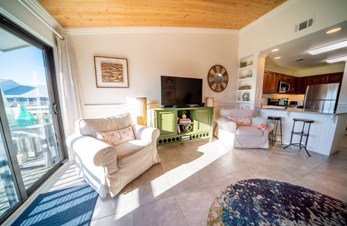 East End House | August 2026 Big Savings! End-Unit, 1BR/1BA, Ocean Mile J-13