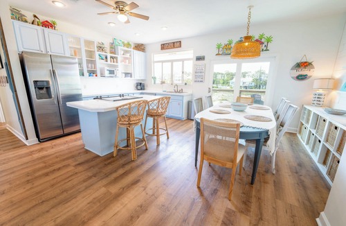 East End House | August 2026 Big Savings! Across Street from Beach, Private Pool
