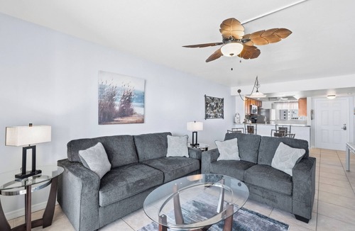 South Island Condo | AUGUST 3-10- 1,275.00 DOLLARS "SUNSATIONAL" BEACHFRONT CONDO 2BD-2BTH POOL-WIFI,