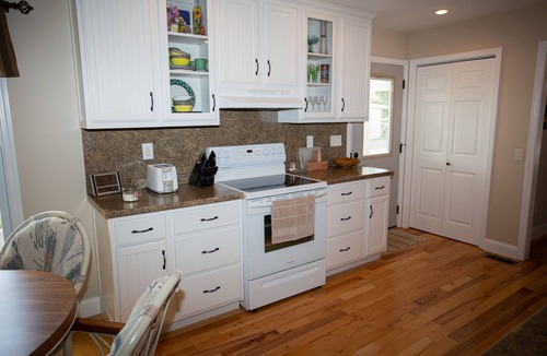Sparta Cottage | Aunt B's Cottage~Minutes from Hiking, Kayaking, and Waterfalls