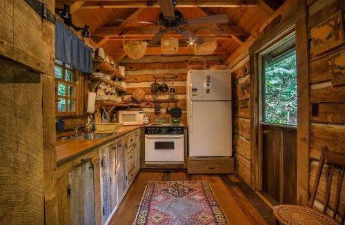 Pisgah Forest House | Aunt Babbies Cabin · Aunt Babbies Cabin
