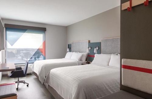 Orlando Hotel | avid hotels - Orlando International Airport by IHG
