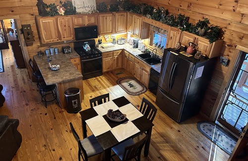 Seymour Cabin | Away From It All! Get 4th night free. Ask me how
