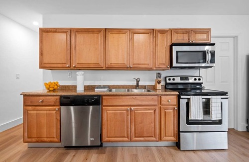 Sailboat Bend Apartment | Awesome 1BR Apartment Sailboat