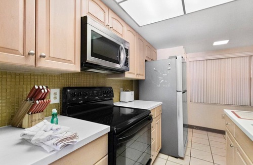 Madeira Beach Condo | Awesome Beach & Gulf Views - Madeira Norte #111