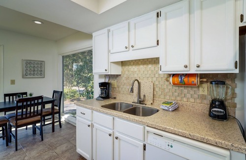 Spinnaker Beachhouses Villa | Awesome End Unit Spinnaker! 3 BR Close to Beach w/Amenity access included! Pet Friendly!