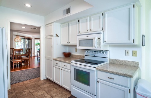Spinnaker Beachhouses Villa | Awesome End Unit Spinnaker! 3 BR Close to Beach w/Amenity access included! Pet Friendly!