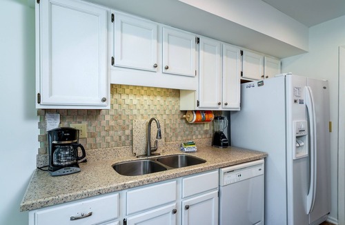 Spinnaker Beachhouses Villa | Awesome End Unit Spinnaker! 3 BR Close to Beach w/Amenity access included! Pet Friendly!