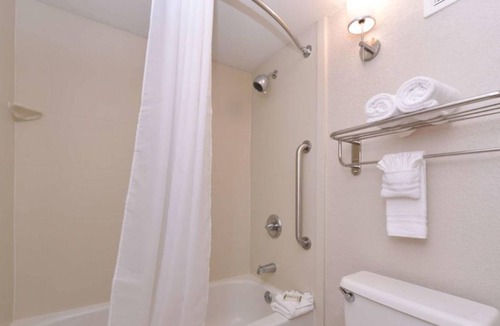 Florida Central Atlantic Coast House | Awesome Find! Modern Unit, Pool, Breakfast, Parking, Shuttle