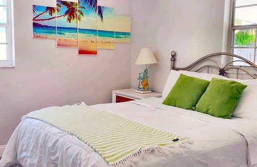 Florida North Atlantic Coast House | Awesome PRIVATE 2Room Guest Suite HEATED Pool! 5min to ocean Beach,Stadium,PGA