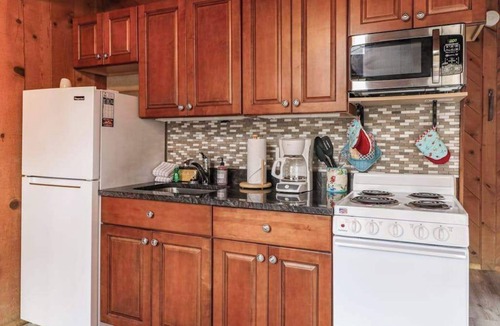 Sautee Nacoochee Cabin | Azalea Pines Bungalow