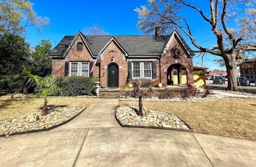 Columbia Cottage | B Avenue Cottage Summ