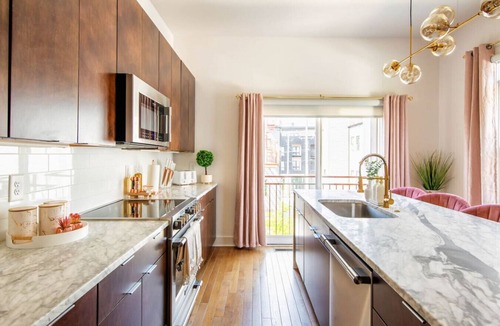 Nashville Villa | Bachelorette Bash! Sleeps 20! 2 Private rooftops!