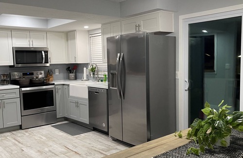 South Daytona House | Backyard , washer and dryer, four smartnTVs°Full Kitchen°free Parking°King
