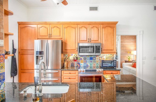 Historic Seaport House | Bahari House | Key West Home w/Balcony, & Steps to Ocean & Bars