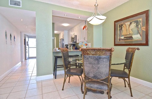 St. Petersburg Apartment | Bahia Vista 8-414, 2 Bedroom, Sleeps 4, 4th Floor, Heated Pool, Spa, Near Beach, WiFi