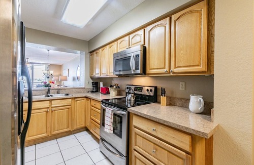 St. Petersburg Condo | Bahia Vista Your 'Island' Home Away from Home