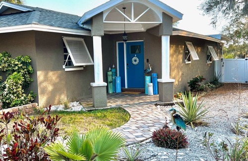 Holiday House | Baileys Bluff Waterfront Escape, Heated Pool near Gulf Island Beaches