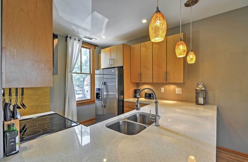 Cabbagetown Condo | Balcony, Above Bakery: Chic Cabbagetown Loft!