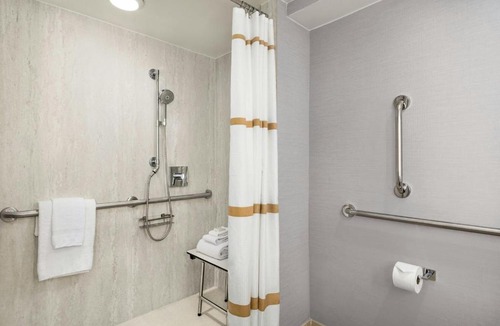Downtown West Hotel | Baltimore Marriott Inner Harbor at Camden Yards